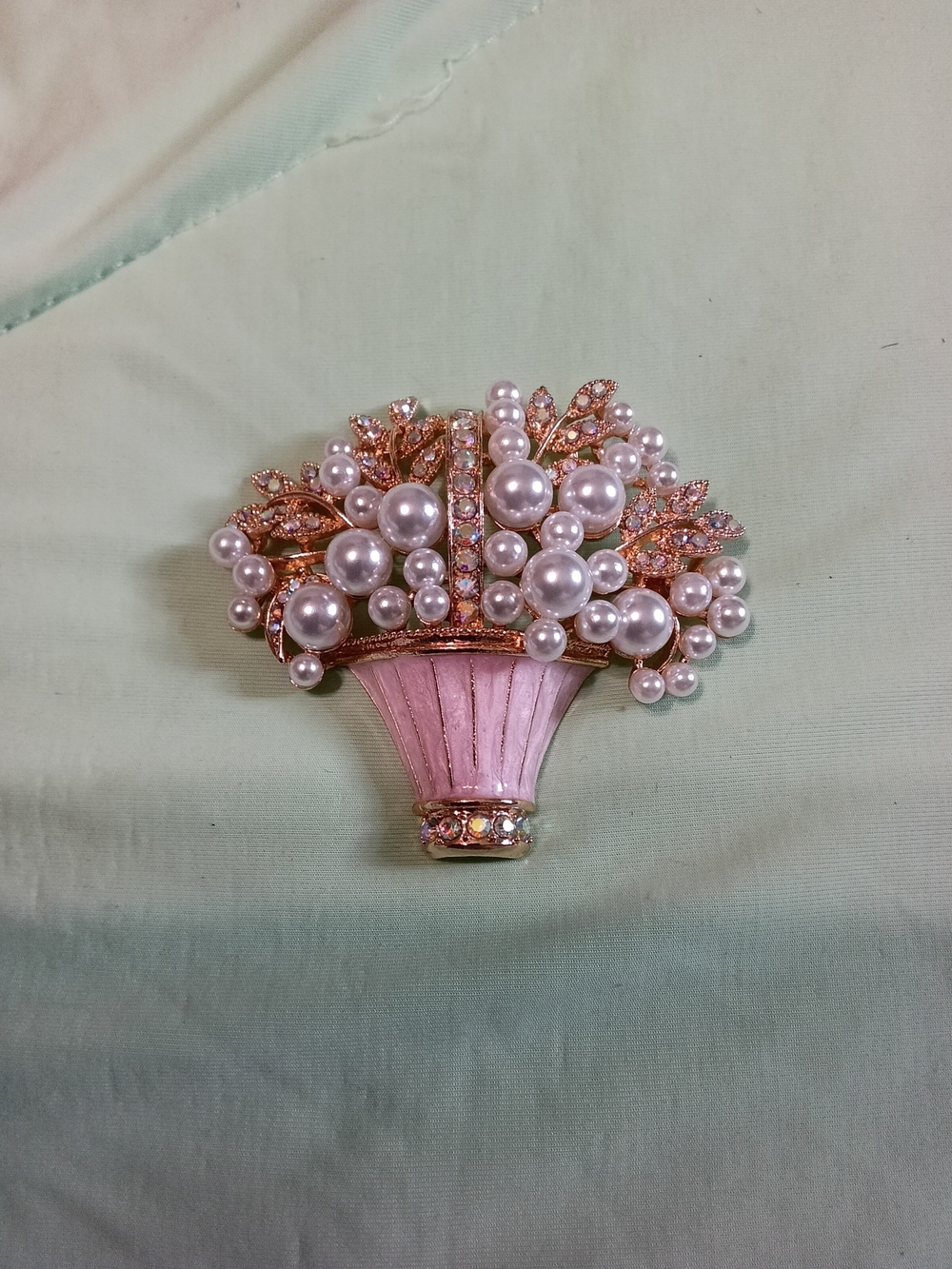 Rose Gold Pearl Bouquet Enamel Brooch in Pink